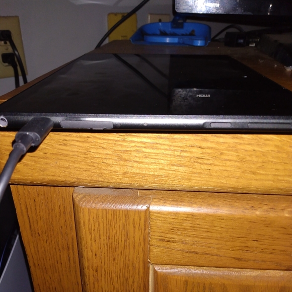 Onn. 10.1" Tablet, 32 GB, Android 11 - Picture 4 of 5